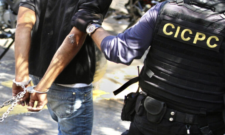 Estrangula a su abuelo y abandona su cuerpo para robarle sus pertenencias