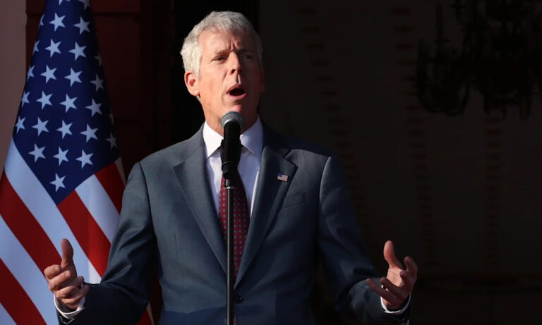Chris Wright dice que habrá elecciones en Venezuela, pero evita dar una fecha