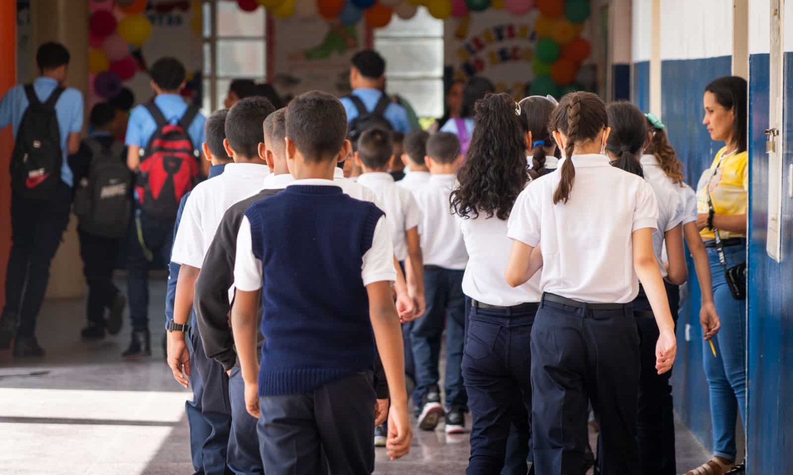 Héctor Rodríguez reporta 99 % de escuelas abiertas y 86 % de asistencia en inicio de clases