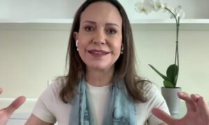 Machado insiste en elecciones libres y agradece a Panamá por acogerla