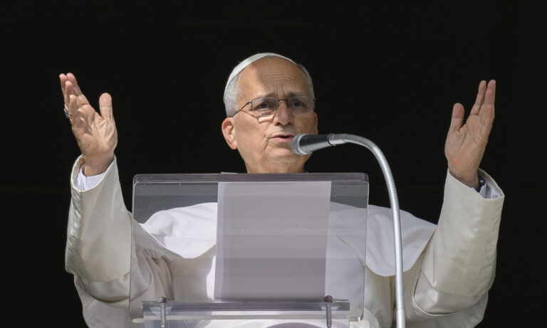 Papa León XIV pide paz para Yemen y condena atentado en Jordania