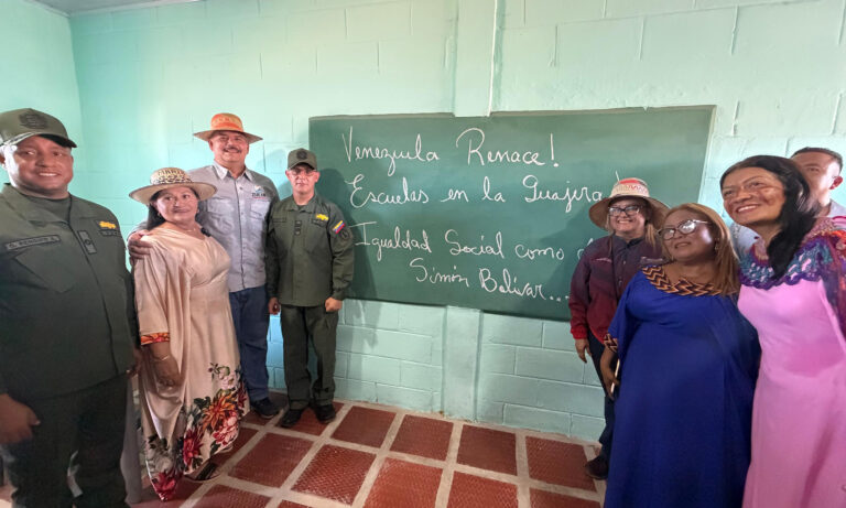 Gobernador entrega renovada la Escuela Ana Sara Epieyú en la Alta Guajira