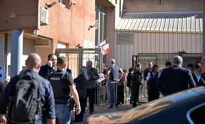 Alumno de 14 años hiere con una escopeta a 2 docentes de su colegio en Francia