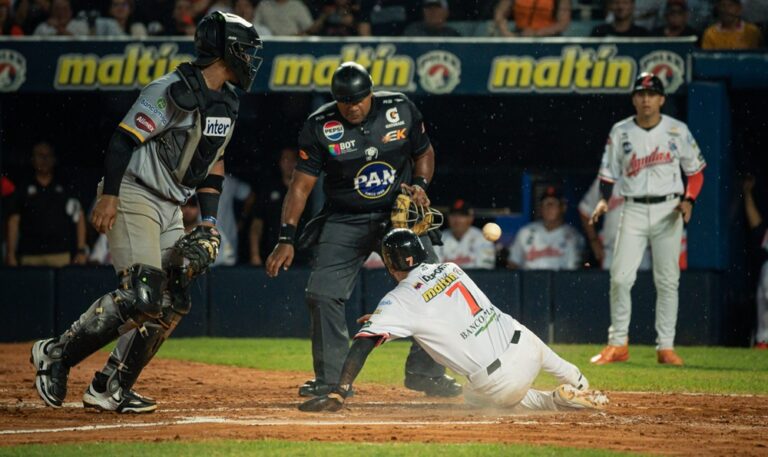 Águilas del Zulia alza vuelo con blanqueada a Leones del Caracas en el nido