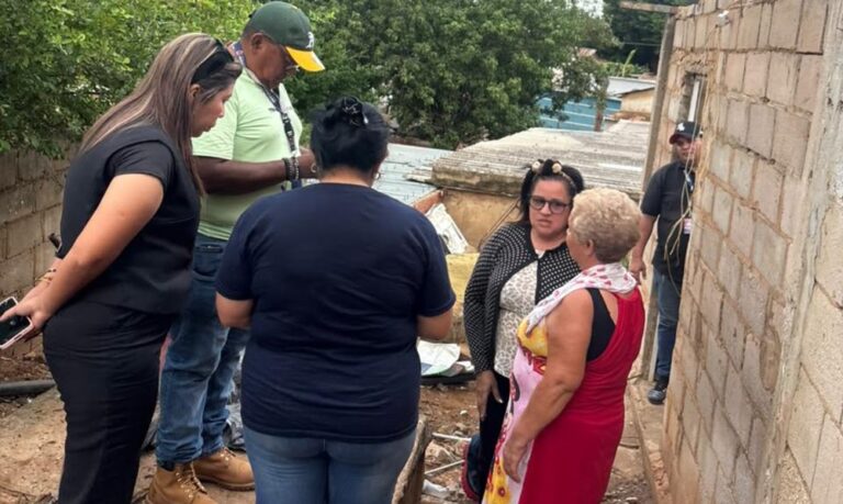 Alcaldía de Maracaibo mantiene atención a familias afectadas por las lluvias y vientos