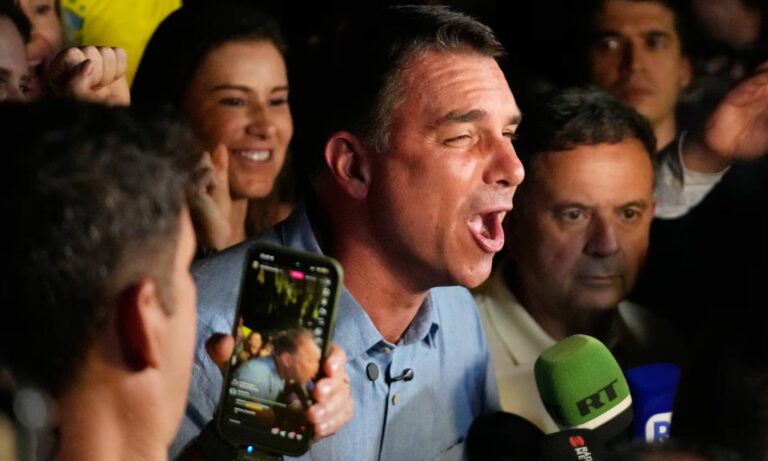 Bolsonaro gana la primera vuelta en Brasil con el 47,03 % de los votos