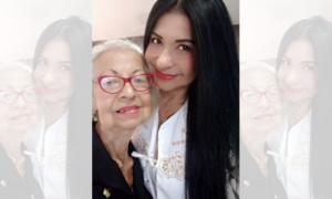 Periodista Laura Salazar solicita apoyo económico para que su madre vuelva a caminar