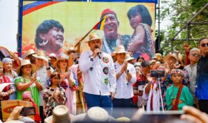 Gobernador declara el Zulia estado multicultural, realiza anuncios y entrega financiamiento a comunas indígenas