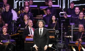 Dudamel inicia en París su gira internacional con la Filarmónica de Nueva York