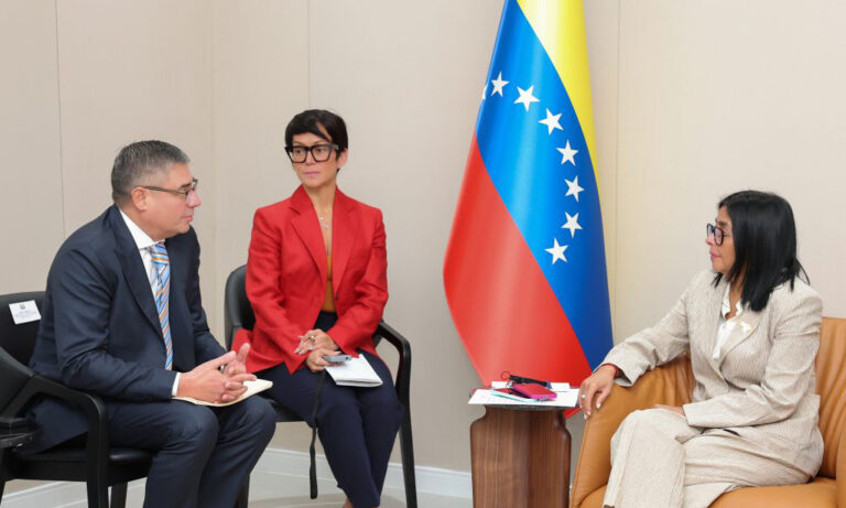 Delcy Rodríguez evalúa con Baker Hughes proyectos de gas natural