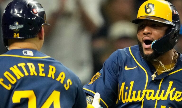 Jackson Chourio y William Contreras ponen a Milwaukee a un triunfo de ganar la Serie Mundial