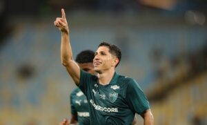 Savarino marca el primer triplete de su carrera en la victoria de Fluminense