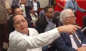 Jesús Farías y Tania Díaz increpan a Petro en México por declaraciones sobre la captura de Maduro