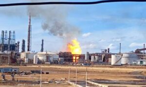 Pdvsa asegura que incendio en la Refinería Cardón ya fue controlado