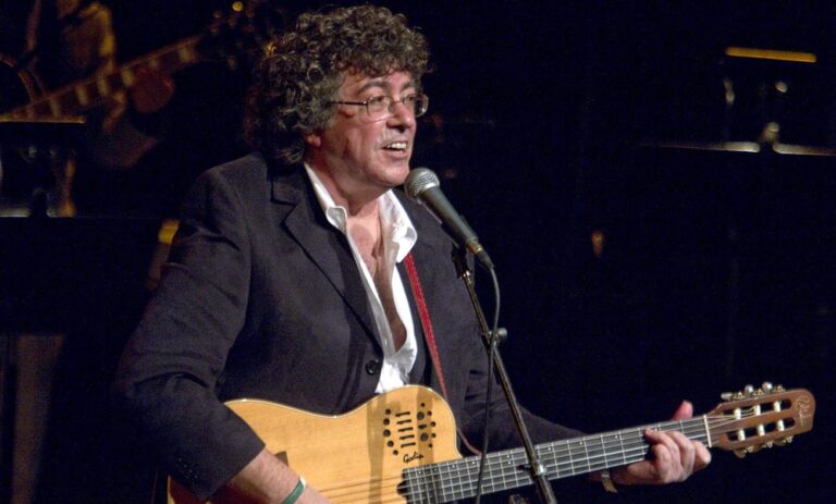 Muere a los 81 años el popular cantautor argentino Piero, autor de “Mi viejo”