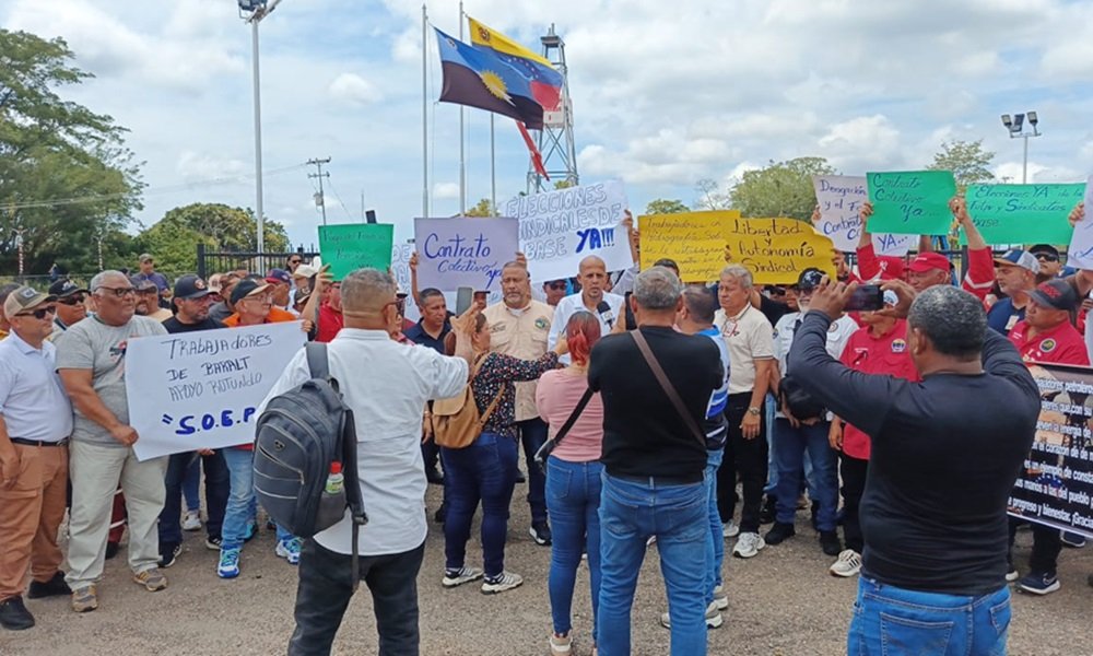 Trabajadores petroleros reclaman discusión del contrato colectivo