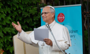 Papa León XIV reza por la paz en Venezuela junto a un millón de niños