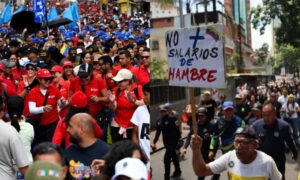 El chavismo marcha por la paz y la oposición por la liberación de los presos políticos