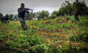 Sargento pierde una pierna al pisar una mina puesta por la guerrilla en el Sur del Lago